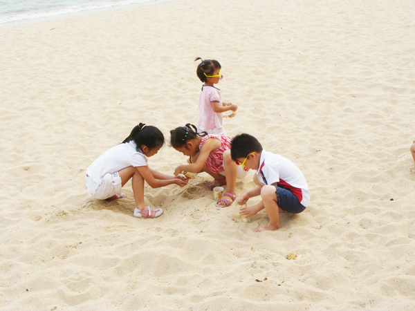 “小孩子玩泥沙”有益成長(zhǎng)